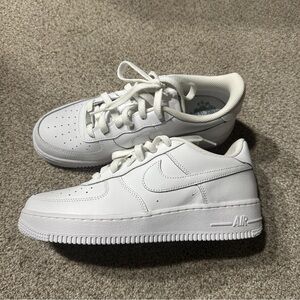Nike Air Force 1 Big Kids 7 White Sneakers